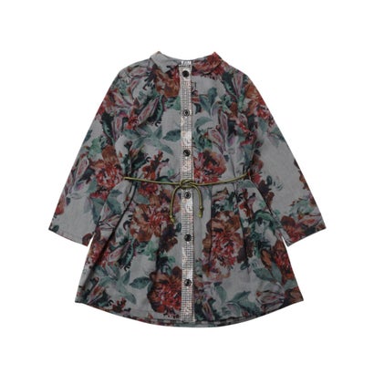 シックな花柄とストライプの前立てが目を引く、キッズ用シャツワンピース。付属のリボンベルトでウエストマークすれば、上品なシルエットに。一枚で主役になる華やかさで、お出かけや特別な日にもぴったりです。※当ブランドはインポートセレクト品として、FENDI・STORY LORIS・Chlo?・SIMONETTA をはじめとする複数の海外ブランドの商品を厳選して販売しております。そのため、ブランドタグや洗濯表示タグがない場合がございます。品質には問題ございませんので、安心してお買い求めください。