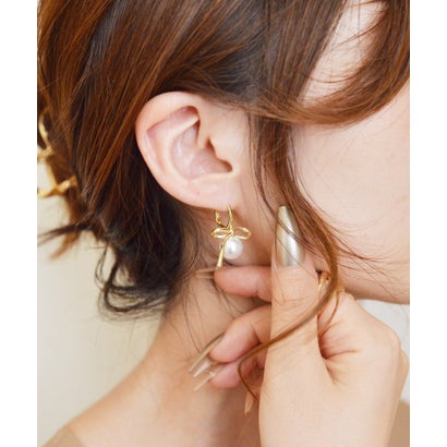 スタイロ styiro ニッケルフリー メタルリボンパールピアス （ゴールド）