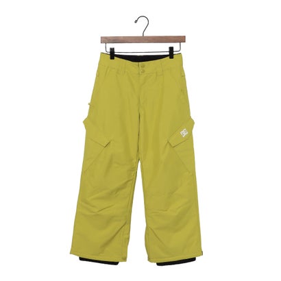 DCシューズより「BANSHEE YOUTH PANT」です。サイドポケット付きで収納力があり、アウトドアやアクティブシーンにも対応します。ゆとりのあるシルエットで動きやすく、デイリーからレジャーまで幅広く活躍する一着です。140cm : 【ウエスト】66cm / 【ヒップ】92cm / 【股上】24cm / 【股下】63cm別カラーはこちら！ ブルー