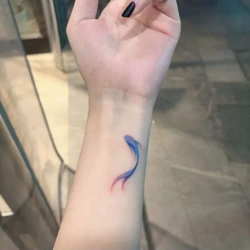 レディース タトゥーステッカー ファッション アクセサリー ブルー 錦鯉柄 かわいい 小魚 防水 耐久性 ..