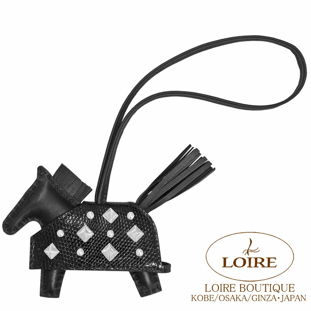 上質なレザーで表現いたしました取り外しの出来る鞍がとてもキュートなシリーズ♪ 職人の手仕事と遊び心を紡ぐ創造性豊かな鞍にシルバースタッズのデザインが施された進化したロデオチャーム☆彡 ご自身のお好みのチャームに取り外した鞍を合わせるのも独自...