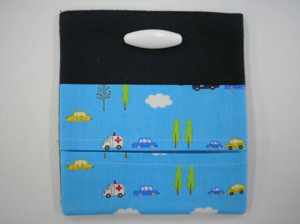 オリジナル付けポケット（安全ピン付）サックス×自動車、木柄　入園入学　幼稚園　保育園　小学校の詳細 ●サイズ：13cm×12cm ●安全ピン付 ●素材：綿100％ オリジナル付けポケット（安全ピン付）サックス×自動車、木柄　入園入学　幼稚園　保育園　小学校の説明 ポケットのないお洋服に、ポケット代わりに付けられる 付けポケットです。 市販のティッシュが入るようになっています。 可愛いデザインが人気です。 手作りの為生地の柄が異なる場合があります。 メール便の対象商品です。 付けポケットはこちら 子供用マスクはこちら 子供用の上履きや体操服はこちら エプロン三角巾は、こちら 軍手はこちら ランドセルカバーはこちら パスケース・時計はこちら 巾着はこちら マフラー手袋はこちら 雑巾はこちら ランチマットはこちら 入園入学式の時に便利なスリッパ、上履きはこちら 防災頭巾・座布団カバーはこちら お子様の雨具は、こちら 傘はこちら オシャレグッズはこちら　　