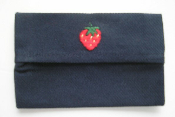お受験 ミニティッシュケース（イチゴ刺繍入り）【紺】入園 入学 幼稚園 保育園 小学校