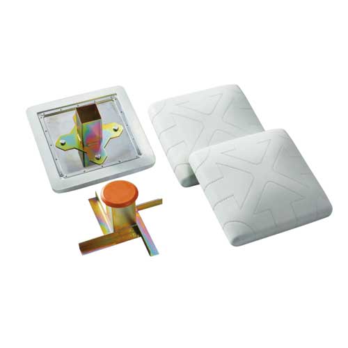 【最大1万円クーポン11/20-26】 塁ベース 固定式 キングベース ゴム蓋 上下金具付き 3セット1組 天然ゴム ウレタンモールド 金属スパイク 野球 ソフ...