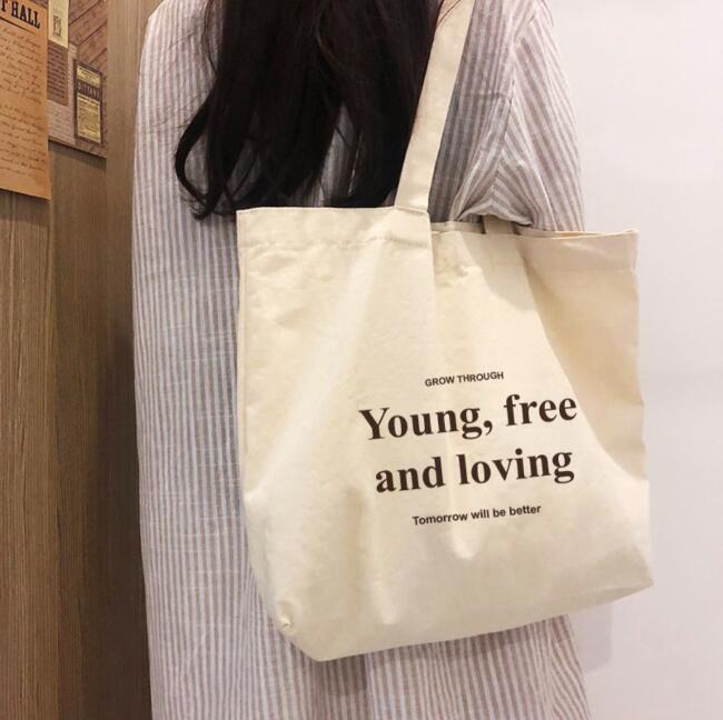 トートバッグ INS大人気 話題 エコバッグ COTTON TOTE BAG レディース メンズ おしゃれトートバッグ レディース 大きめ キャンバス A4 軽い ファスナー コンビニサイズ レジ袋 買い物バッグ 通勤 通学 通園 レジャー 旅行 女子会 デート 海 ビーチ プール ナイトプール 公園のサムネイル