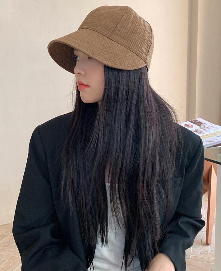 小顔帽子 帽子 レディース UV 98% カット 折りたたみ つば広 自転車 UVカット 小顔効果 大きいサイズ 遮光 あごひも 付 折りたためてボタンで コン...