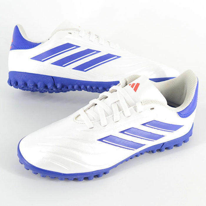 ■商品説明 【17cm-25cm】adidas COPA PURE 2 CLUB TF J アディダス コパ ピュア ターフ ジュニア スニーカー シューズ 靴 トレーニング スポーツ 習い事 サッカーボールコントロールと快適性を重視したトレーニングシューズです。 ■カラー ホワイト ブルー 白 青 ■原産国 ミャンマー ■素材 甲：合成皮革 底：ゴム底 ■サイズ 17cm 17.5cm 18cm 18.5cm 19cm 19.5cm 20cm 20.5cm 21cm 21.5cm 22cm 22.5cm 23cm 23.5cm 24cm 24.5cm 25cm ■ご購入前に必ずご確認ください 当店での取扱商品の大半は海外より並行輸入の商品となります。その為、ボックスのダメージやサインペンでのマーキングがある商品、タグがついていない商品もございます。これら理由での返品・交換は受け付けておりませんのでご了承ください。プレゼントなどで靴箱等の状態を気になさるお客様は、ご注文前にお問い合わせ下さいますようお願いいたします。 ※商品の画像につきましてはお客様がご利用になられるモニターの色の違いや光の関係により実際の商品の色合いと異なる場合がございます。予めご了承ください。【17cm-25cm】adidas COPA PURE 2 CLUB TF J アディダス コパ ピュア ターフ ジュニア スニーカー ホワイトブルー ig8691