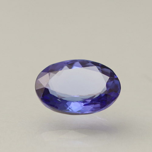 タンザナイト0.86ct b-1882 キリマンジャロの夕暮れ時の空にちなんだ、深い青紫が名前の由来となったタンザナイト。透明感があり石を動かすと、星の瞬きのようなキラキラした輝きがとても魅力的です。 タンザナイト0.86ct b-1882 キリマンジャロの夕暮れ時の空にちなんだ、深い青紫が名前の由来となったタンザナイト。透明感があり石を動かすと、星の瞬きのようなキラキラした輝きがとても魅力的です。