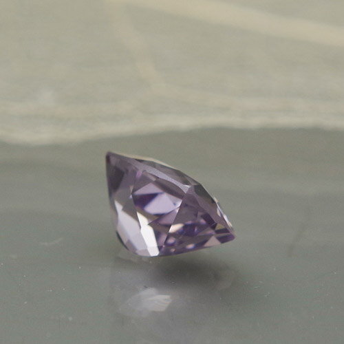 ラベンダースカポライト1.39ct Bs-1889 黄色やオレンジなどの色があるスカポライトの中で、 希少で人気のある色合いです。
