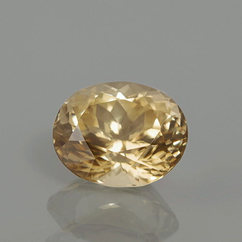 レアストーン専門店大阪ウエルダーのシンハライト3.17ct bf-2190通常は褐色を帯びた色のためかあまり人気がなく、 コレクター向きのレアストーンです。 元々市場の流通が少なく、最近では更に少なくなり 価格が上がっています。レアストーン専門店大阪ウエルダー｜アングル2