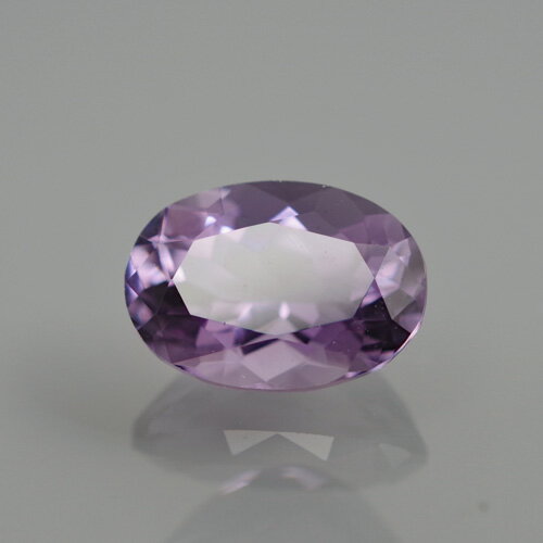 パープルスカポライト0.80ct bf-2565無色や黄色や光彩効果を示すものなど、変種の多いスカポライトの中で、紫は希少な色です。レアストーン専門店大阪ウエルダー