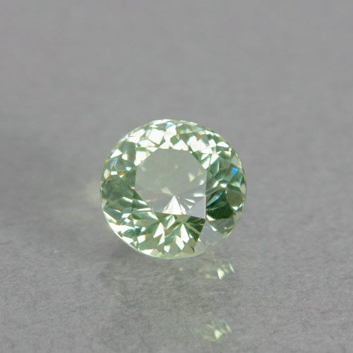 ライムトルマリン 2.61ct bf-3111ブラジル産のグリーントルマリンは色の濃いものが多く、アフリカ産はパステル系の淡く繊細な色合いで人気があります。その中でもコンゴの産出が少なく稀少です。レアストーン専門店大阪ウエルダー