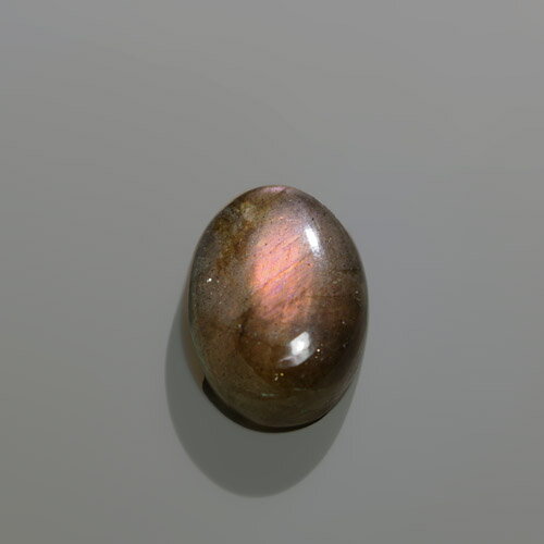 ラブラドライト7.25ct bt-2614褐色の地色にラメのような輝き、さらにピンクのシラーが全面に浮かびフェルスパーの魅力が堪能できます。このような乳白色や青色以外のシラーが出るラブラドライトは希少で、産地が限られます。レアストーン専門店大阪ウエルダー ラブラドライト7.25ct bt-2614褐色の地色にラメのような輝き、さらにピンクのシラーが全面に浮かびフェルスパーの魅力が堪能できます。このような乳白色や青色以外のシラーが出るラブラドライトは希少で、産地が限られます。レアストーン専門店大阪ウエルダー