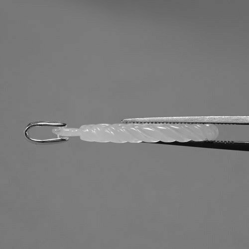 カービング翡翠11.43ct A-085下が透けて見えるほど透明感が高い白色の翡翠は アイ...