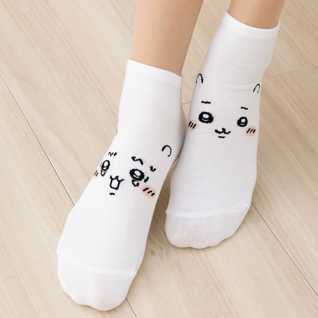 ちいかわ フェイス スニーカー丈 ソックス 22-24cm オフホワイト レディース 靴下 ナイガイ ni-03197005-91