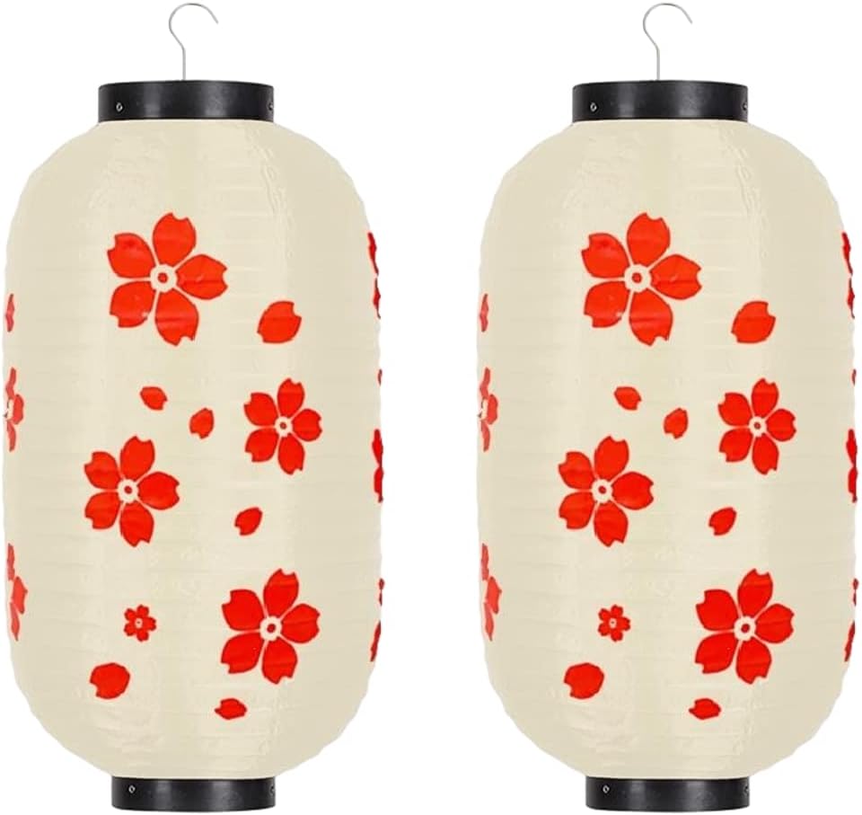 数：2個セット 色：赤/白 サイズ： 8寸 20×35cm 10寸 25×45cm 12寸 30×55cm 素材：シルク+鉄線+プラスチック （注：製品にはランタンのみが含まれ、光源は含まれていません 実際の商品とは柄の出方が若干異なる場合がございますのでご了承ください）。 【専用素材】靭性と延展性に優れの提灯専用「シルク」を採用して作られ、高品質で長持ちします。防水生地のため、屋内外で使用できます。 【組み立てが簡単】軽量で組み立てはとても簡単。使用しない時はコンパクトに収納でき、繰り返し利用可能、持ち運びも楽々です。可愛くてカラフルなだけでなく、簡単に収納できるので、次回のイベントで再利用することができます。 【省スペース】シルククロスの桜灯籠の便利なデザインにより、提灯を平らに折りたたんで収納スペースを最小限に抑えることができます。 【マルチユース】桜が満開の春、特に春の雰囲気の中での使用に特に適しています。そして、初盆飾り・新盆飾り・お盆飾り、七夕装飾、結婚式、夏祭り、花火大会、イベント、クリスマスなどお祭り様々な場合に装飾用をお使い頂けます。 ※お客様ご都合の交換と返品は、お承っておりませんのであらかじめご了承ください。 ※ご注文の商品が「不具合がある」など当社原因による場合には、 到着日から7日以内ご連絡いただいた商品は交換または返品を受け付けさせていただきます。 ◇お客様都合によるキャンセル（商品発送前） ご注文から30分以内は、理由の有無を問わず購入履歴からキャンセルすることが可能です。 なお、当店では、ご注文から30分以上過ぎた場合、お客様都合によるキャンセルは承っておりません。 あらかじめご了承ください。 ◇ 配送方法について ◇ ※ 発送後のキャンセル・送付先の変更はできません。 ※ 届かない場合や、転居による紛失に関しての補償は一切ありません。 ご注文前に、送付先に誤りがないか、部屋番号抜け等がないかを必ずご確認ください。 ※ 長期不在・表札がない・表札や郵便受けに書かれたお名前がご注文者のお名前と異なる場合、 お届けができず自動的に返送となる場合がございます。 返送された場合、返送・再配達にかかる送料はお客様負担となります。ご了承ください。 ◇ 注意事項 ◇ ※ ご利用のモニターによって、実物とすこし異なる色に表示される場合がございます。 ※ 全商品、北海道・沖縄・離島は別途 送料が掛かります。 ※ ラッピング対応しておりませんので、ご了承ください。 ※ 説明書は日本語化されていません。 ※輸入品の為予告なくパッケージや仕様が多少変更される場合があります。 ご了承ください。 ※本商品は新品未使用品ですが、輸入品のため、汚れや傷・ムラがある場合がございます。ご了承ください。