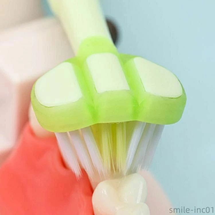 効果的 三頭歯ブラシ トラベル歯ブラシ 子ども こども やわらかめ ハブラシ 8本セ...