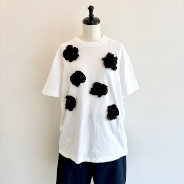 Rakuten - iki【イキ】キュプラテープ刺繍ポイントモチーフ Tシャツ【送料無料】【レディース】【フラワー刺繍柄】