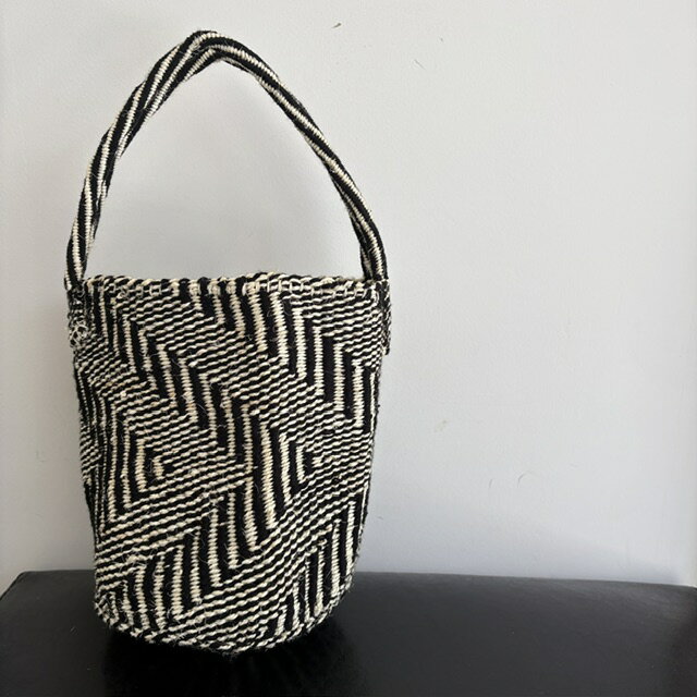 RECTANGLEシロクロジグザグサイザルバスケット