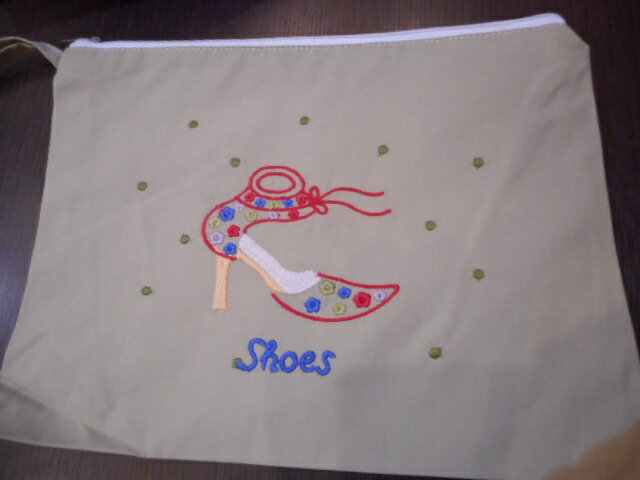 刺繍ポーチ　ファスナー　トラベルポーチ　収納ポーチ　プレゼント　ギフト　小物入れ　トラベル　布ポーチ