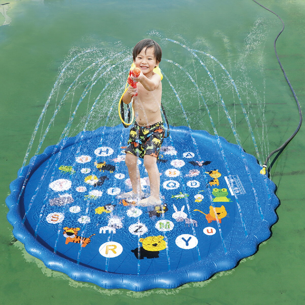 水遊び 幼児 子供 スプラッシュプレイマット 噴水 家庭用 夏 暑さ対策 170cm おもちゃ 庭 シャワー 遊具 外遊び ビニールプール 噴水マット 大きいのサムネイル