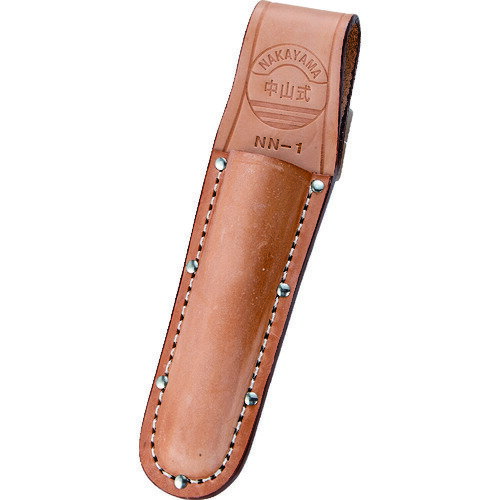 4989999149012｜143-2745 [NN1] 1個販売 システム上、送料無料と表記されていても、沖縄県・離島宛、大型商品は追加料金をいただく場合があります。別途費用が発生する場合、システムの都合上ご購入時の自動配信メールには追加料金が含まれておりません。当店でご注文内容を確認し、別途メールにてご請求金額を連絡致します。商品画像については実際の製品と異なる場合がございます。あくまでも商品のスペックをご確認の上ご注文をお願いいたします。※この商品は受注発注の商品です。その為メーカーに在庫がない場合がございます。その場合は大変申し訳ございませんがキャンセルとさせて頂きます。予めご了承下さい。143-2745特長高品質で丈夫な牛ヌメ革を使用し、型押し加工していますので使い込むほどに味が出て工具に馴染みます。高級牛ヌメ革にステンレスの鋲を使用していますので、工具が錆びにくく耐久性・耐摩耗性に優れています。仕様形状：ナイフ差し幅(mm)：60高さ(mm)：235ベルト通し幅(mm)：50仕様2ベルト通し幅：50mm材質_仕上高級牛革（ヌメ革）質量60.000G原産国日本JANコード4989999149012「ルーペスタジオ」では、拡大鏡(虫眼鏡/ルーペ)、双眼鏡、単眼鏡、望遠鏡などのレンズ製品を主に取り扱っております。工具製品は常には在庫しておらずお取りよせとなります。ご了承下さい。工具差し・腰袋 工具差しTRUSCO 関連商品へ