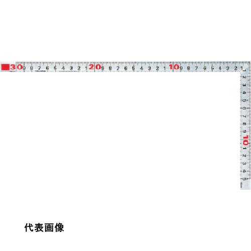 4975364013873｜813-4526 [KAM3U] 1本販売システム上、送料無料と表記されていても、沖縄県・離島宛、大型商品は追加料金をいただく場合があります。別途費用が発生する場合、システムの都合上ご購入時の自動配信メールには追加料金が含まれておりません。当店でご注文内容を確認し、別途メールにてご請求金額を連絡致します。商品画像については実際の製品と異なる場合がございます。あくまでも商品のスペックをご確認の上ご注文をお願いいたします。※この商品は受注発注の商品です。その為メーカーに在庫がない場合がございます。その場合は大変申し訳ございませんがキャンセルとさせて頂きます。予めご了承下さい。813-4526特長コーナー部が厚くないので、けがきがしやすいです。大きく鮮明な目盛数字採用です。TIG溶接により強度がアップしました。用途建築用曲尺に。仕様長辺(mm)：320短辺(mm)：165幅(mm)：15厚さ(mm)：1.1目盛仕様：表面　センチ目1段30cm　裏面　センチ目2段30cm長さの許容差：センチ目±0.2mm、尺相当目盛±0.4mm直角度：100mmで±0.1mmを超えない仕様2外基点・内目盛ネームスペース付材質_仕上ステンレス質量45.000G注意本製品には通電性があります。感電に注意して下さい。原産国日本JANコード4975364013873「ルーペスタジオ」では、拡大鏡(虫眼鏡/ルーペ)、双眼鏡、単眼鏡、望遠鏡などのレンズ製品を主に取り扱っております。工具製品は常には在庫しておらずお取りよせとなります。ご了承下さい。曲尺 曲尺タジマ 等厚曲尺 関連商品へ
