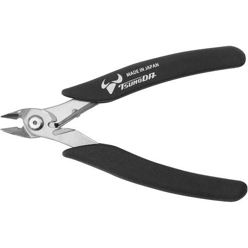 4952269113624｜868-1707 [SPN125] 1販売こちらの商品はメール便対応商品です。メール便対応数：25（※1回のご注文で対応数の合計が101以上だとメール便は対応できませんので予めご了承下さい。) システム上、送料無料と表記されていても、沖縄県・離島宛、大型商品は追加料金をいただく場合があります。別途費用が発生する場合、システムの都合上ご購入時の自動配信メールには追加料金が含まれておりません。当店でご注文内容を確認し、別途メールにてご請求金額を連絡致します。商品画像については実際の製品と異なる場合がございます。あくまでも商品のスペックをご確認の上ご注文をお願いいたします。※この商品は受注発注の商品です。その為メーカーに在庫がない場合がございます。その場合は大変申し訳ございませんがキャンセルとさせて頂きます。予めご了承下さい。868-1707特長サビに強いステンレス製です。50gの軽量小型で繊細な作業に便利です。滑りにくいエラストマー成型グリップを採用しています。刃先を閉じて収納できるバネを使った開閉ロック機能を搭載しています。(PAT.)プラスチック専用です。仕様全長(mm)：123刃表面形状：フラット刃切断能力(mm)プラスチック：φ3.0仕様2フラット刃開閉ロックばね付材質_仕上ステンレス(SUS420J2)グリップ：エラストマー樹脂質量50.000G注意非絶縁工具です。電源を切ってお使い下さい。使用用途以外には使用しないで下さい。その他商品台紙注意事項参照。原産国日本JANコード4952269113624「ルーペスタジオ」では、拡大鏡(虫眼鏡/ルーペ)、双眼鏡、単眼鏡、望遠鏡などのレンズ製品を主に取り扱っております。工具製品は常には在庫しておらずお取りよせとなります。ご了承下さい。ニッパステンレス刃 ニッパ（ステンレス刃）TTC KingTTC 関連商品へ