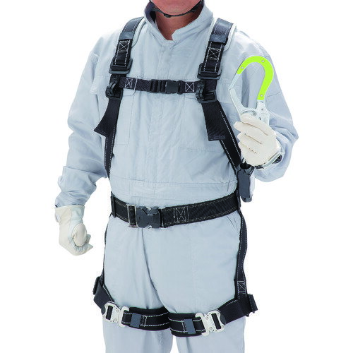 4962087405849｜161-1736 [133TRY ] 1販売 システム上、送料無料と表記されていても、沖縄県・離島宛、大型商品は追加料金をいただく場合があります。別途費用が発生する場合、システムの都合上ご購入時の自動配信メールには追加料金が含まれておりません。当店でご注文内容を確認し、別途メールにてご請求金額を連絡致します。商品画像については実際の製品と異なる場合がございます。あくまでも商品のスペックをご確認の上ご注文をお願いいたします。※この商品は受注発注の商品です。その為メーカーに在庫がない場合がございます。その場合は大変申し訳ございませんがキャンセルとさせて頂きます。予めご了承下さい。161-1736特長肩パッドと太腿パッドで墜落時の負担を軽減します。反射テープ織り込み（ステッチ入り）ベルトを使用しています。フックに視認性の高い樹脂製プレートのマーカーが付いており、遠くから安全確認ができます。仕様サイズ：M色：黒/黄胴ベルト幅×長さ(mm)：50×1250ベルト幅(mm)：45最大使用可能質量(kg)：100胸ベルト幅(mm)：30腿バックル：ワンタッチランヤード幅(mm)：17ランヤード長さ(mm)：1650フック口開き(mm)：53胴ベルト幅(mm)：50胴ベルトタイプ：ワンタッチ仕様2厚生労働省「墜落制止用器具の規格」適合品ランヤード種別：タイプ1背中ベルト:X型腿ベルト:水平型質量2440.000G原産国日本JANコード4962087405849「ルーペスタジオ」では、拡大鏡(虫眼鏡/ルーペ)、双眼鏡、単眼鏡、望遠鏡などのレンズ製品を主に取り扱っております。工具製品は常には在庫しておらずお取りよせとなります。ご了承下さい。ハーネス型墜落制止用器具 ハーネス型墜落制止用器具（ベルト付・ランヤード1本）トーヨーセーフティ フルハーネス型 関連商品へ