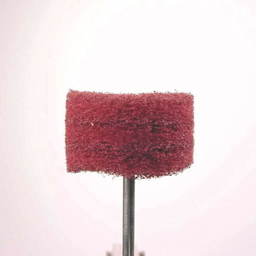 4571130866966｜853-0059 [EA5053] 1販売商品画像については実際の製品と異なる場合がございます。あくまでも商品のスペックをご確認の上ご注文をお願いいたします。※この商品は受注発注の商品です。その為メーカーに在庫がない場合がございます。その場合は大変申し訳ございませんがキャンセルとさせて頂きます。予めご了承下さい。853-0059特長加工素材へのあたりがソフトでなじみが良く、平面、曲面を問わず作業ができます。研削時の発熱が少なく被削材の研削焼けが起こりません。用途適合素材:工具鋼、合金鋼、樹脂、ゴム、一般鋼、ステンレス、アルミニウム、銅仕様粒度(#)：320外径(mm)：30幅(mm)：10軸径(mm)：3.0軸長(mm)：32最高使用回転数(rpm)：3000砥材：不織布全長(mm)：41.5先端径：Φ30粒度：積層＃320仕様2適合素材：工具鋼、合金鋼、一般鋼、ステンレス、アルミニウム、銅、樹脂、ゴム軸径：φ3.0厚さ(mm)：10.0形状：円柱質量23.000G原産国日本JANコード4571130866966「ルーペスタジオ」では、拡大鏡(虫眼鏡/ルーペ)、双眼鏡、単眼鏡、望遠鏡などのレンズ製品を主に取り扱っております。工具製品は常には在庫しておらずお取りよせとなります。ご了承下さい。ナイロン軸付ホイール ナイロン軸付ホイールMinimo クッションサンダー 積層＃320 関連商品へ