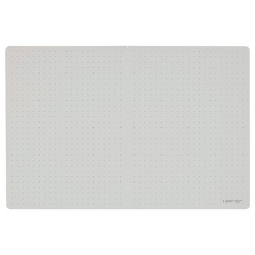 4903331257203｜5216864 [25720 ] 1枚販売商品画像については実際の製品と異なる場合がございます。あくまでも商品のスペックをご確認の上ご注文をお願いいたします。※この商品は受注発注の商品です。その為メーカーに在庫がない場合がございます。その場合は大変申し訳ございませんがキャンセルとさせて頂きます。予めご了承下さい。5216864特長半分に折りたたむことができるので、限られたスペースでも使用できます。カット面には切り跡が目立ちにくい軟質TPEを採用しています。　折りたたむとコンパクトになり、持ち運びにも便利です。表裏ともに、1cm間隔でドットが印刷されています。仕様サイズ：A3/A4間口(mm)：450奥行(mm)：300厚さ(mm)：2.5カラー：表/オフホワイト・裏／ダークグレー仕様2両面使用可能（両面印刷・10mm方眼入）二つ折りA4サイズ、開いてA3サイズ材質_仕上軟質熱可塑性エラストマー+硬質ポリプロピレン製質量300.000G注意※反対方向に折り返すことはできません。原産国台湾JANコード4903331257203「ルーペスタジオ」では、拡大鏡(虫眼鏡/ルーペ)、双眼鏡、単眼鏡、望遠鏡などのレンズ製品を主に取り扱っております。工具製品は常には在庫しておらずお取りよせとなります。ご了承下さい。カッティングマット カッティングマットライオン 折りたたみ式カッティングマット 関連商品へ