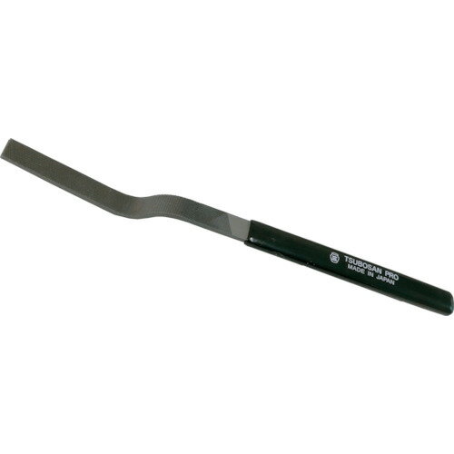 4518007360011｜852-8162 [HIC0502] 1S販売こちらの商品はメール便対応商品です。メール便対応数：35（※1回のご注文で対応数の合計が101以上だとメール便は対応できませんので予めご了承下さい。) 商品画像については実際の製品と異なる場合がございます。あくまでも商品のスペックをご確認の上ご注文をお願いいたします。※この商品は受注発注の商品です。その為メーカーに在庫がない場合がございます。その場合は大変申し訳ございませんがキャンセルとさせて頂きます。予めご了承下さい。852-8162特長ヤスリ形状がクランク状に曲がっており、ワークにあった作業が出来ます。金型加工に適したコテタイプの組ヤスリです。プロの職人さんのためのヤスリです。用途持つ手が邪魔になる箇所の切削に。鉄をはじめ、あらゆる金属の加工に。仕様仕上がりタイプ：中目形状：平全長(mm)：215刃長(mm)：110刃幅(mm)：11刃厚(mm)：3.5材質_仕上合金工具鋼(SKS-8)質量310.000G原産国日本JANコード4518007360011「ルーペスタジオ」では、拡大鏡(虫眼鏡/ルーペ)、双眼鏡、単眼鏡、望遠鏡などのレンズ製品を主に取り扱っております。工具製品は常には在庫しておらずお取りよせとなります。ご了承下さい。ヤスリ 鉄工用ヤスリツボサン プロヤスリ クランク型 関連商品へ