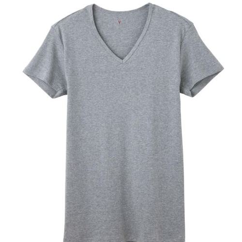 4973077571628｜525-2003 [YV0015VNGM ] 1枚販売商品画像については実際の製品と異なる場合がございます。あくまでも商品のスペックをご確認の上ご注文をお願いいたします。※この商品は受注発注の商品です。その為メーカーに在庫がない場合がございます。その場合は大変申し訳ございませんがキャンセルとさせて頂きます。予めご了承下さい。525-2003特長綿100％で、肌にやさしく馴染みます。甘撚りコンパクトスピンという特殊な紡績手法で、毛羽の少ないソフトでやわらかな風合いに仕上げました。仕様色：グレーモクサイズ：M着丈(cm)：71胸囲(cm)：88〜96身長(cm)：165〜175仕様2YG半袖V首材質_仕上綿100％質量100.000G原産国ベトナムJANコード4973077571628「ルーペスタジオ」では、拡大鏡(虫眼鏡/ルーペ)、双眼鏡、単眼鏡、望遠鏡などのレンズ製品を主に取り扱っております。工具製品は常には在庫しておらずお取りよせとなります。ご了承下さい。肌着 肌着（シャツ）GUNZE 関連商品へ