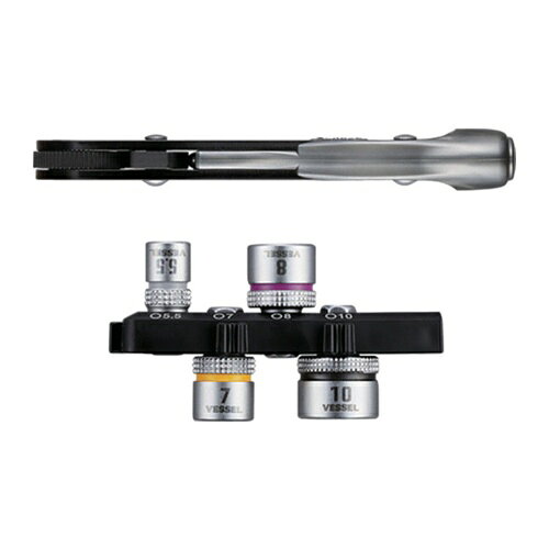4907587035455｜691-2074 [TD26 ] 1販売 商品画像については実際の製品と異なる場合がございます。あくまでも商品のスペックをご確認の上ご注文をお願いいたします。※この商品は受注発注の商品です。その為メーカーに在庫がない場合がございます。その場合は大変申し訳ございませんがキャンセルとさせて頂きます。予めご了承下さい。691-2074特長ギア60歯　わずかな振り6°でしっかり回せます。極薄24mm　狭い隙間作業にもしっかり使えます。ストレートタイプ。使いやすさを高める極短ソケット。サイズ別に色分け。指先で回せるローレット入り用途二輪整備、自転車整備、機械整備、家庭用工具に仕様セット内容：本体（ストレートタイプ）、ソケットH5.5、 7、 8、 10×21mm、ホルダー×1セット内容(点)：6材質_仕上本体：ASSY　ソケット：Cr-V鋼質量85.000G原産国日本JANコード4907587035455「ルーペスタジオ」では、拡大鏡(虫眼鏡/ルーペ)、双眼鏡、単眼鏡、望遠鏡などのレンズ製品を主に取り扱っております。工具製品は常には在庫しておらずお取りよせとなります。ご了承下さい。ラチェット式ドライバー ラチェット式ドライバーセットVESSEL TD−26 関連商品へ