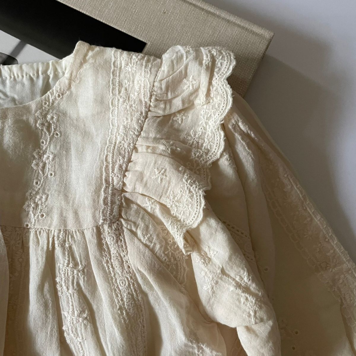 ＼1日限定ポイント5倍／ ベビー キッズ 女の子 長袖 トップス cotton lace tops コットン レース ブラウス 女の子 可愛い 90cm 100cm 110cm 120cm 130cm 海外 輸入 子供服 春 秋 冬 送料無料 ヴィンテージ 刺繍 louple-10000396 louple ベビー用品&子供服 サンプル画像2