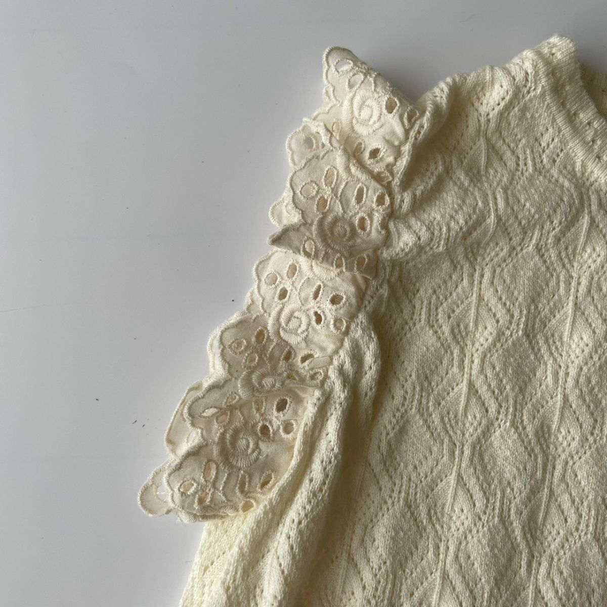 ＼10%OFFセール／ キッズ ベビー トップス lace shoulder knitting tanktop レース...