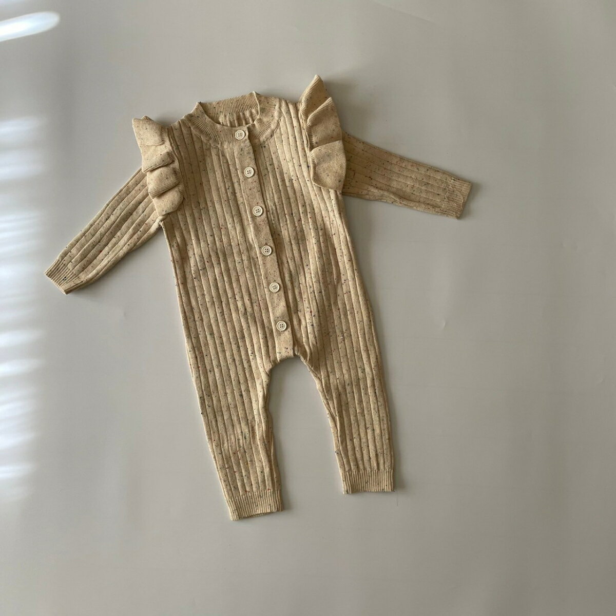 ベビー ロンパース カバーオール tsubu tsubu frill knit coverall つぶつぶ ネップ hフリル ニット コットン 女の子 男の子 可愛い 60cm 66cm 70cm 73cm 80cm 90cm 海外 輸入 インポート 子供服 春 秋 冬 送料無料 - Image 2