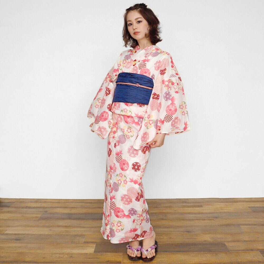 【クーポン発行】【25％OFF】浴衣　レディース　女性浴衣　ゆかた　単品　浴衣単品　レトロ　きれいめ　オトナ見え　仕立て上がり　フェミニン　スイート　ガーリー　白　ホワイト　ピンク　金魚　鞠　変わり織り　麻の葉　鹿の子　送料無料