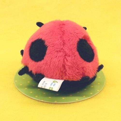 ムニュマム マグネット テントウムシ サイズ:4cm てんとう虫 ladybug ふわふわ もちもち もふもふ ぬいぐるみ おもちゃ　ギフト 贈り物 お祝い プレゼント お誕生日 大きい/小さい インテリア love-journey-10002272 Love Journey サンプル画像3