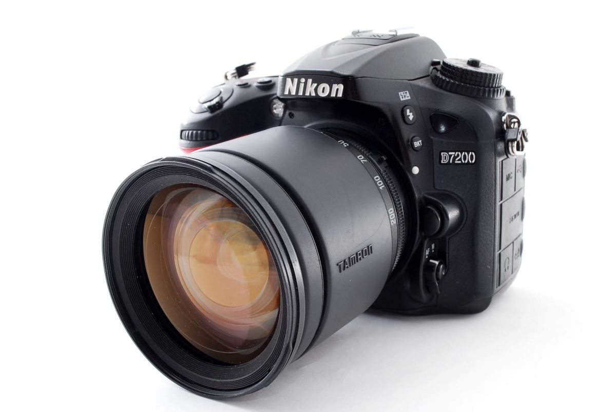 【中古】ニコン Nikon D7200 高倍率ズームレンズセット 美品 2416万画素 スマホへ転送 防塵防滴 ストラップ付き