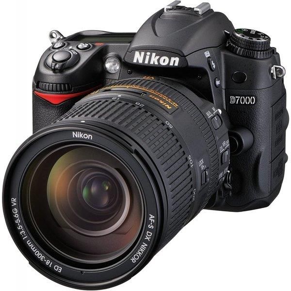 【5/9~5/16限定!最大4,000円OFF&5/10, 5/15限定で最大P3倍】【中古】ニコン Nikon D7000 スーパーズームキット AF-S DX NIKKOR 18-300mm f/3.5-5.6G ED VR付属 D7000 LK18-300