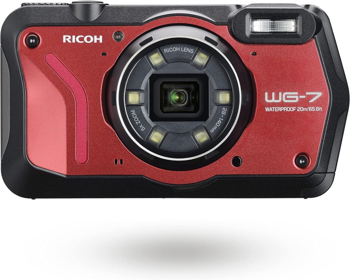 楽天京都LaVIE楽天市場店【中古】RICOH WG-7 レッド 本格アウトドアカメラ 【本格20m 防水】 2000万画素 【広角28mm 光学5倍ズーム】 【6灯の多機能リングライト搭載】 【工事・現場で活躍 / 「CALSモード」搭載】 【Webカメラ機能搭載】 【高性能GPS内蔵】 3110