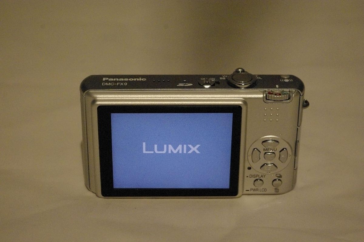 【中古】パナソニック DMC-FX9-S Lumix シルキーシルバー