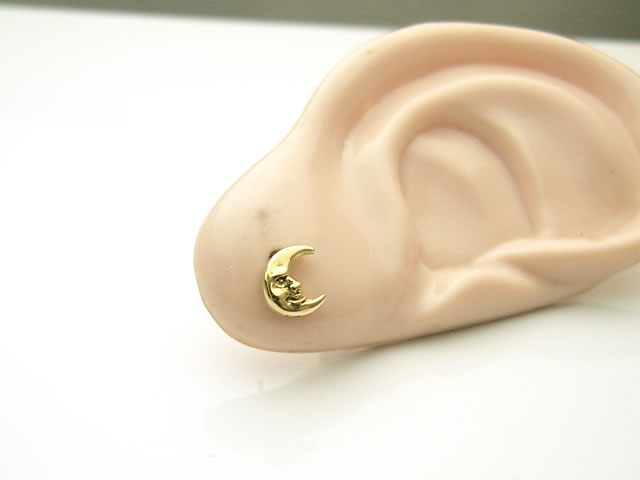 ラブクラフト 【18金製の 三日月ピアス 1個】 18金製のキャッチ付属 18金 イエローゴールド K18 ムーン..