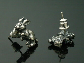 【シルバーアクセサリー】うさぎピアス(1個)【ベルキャッチ】【メール便OK!!】