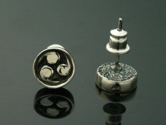 【シルバーアクセサリー】巴紋ピアス(1個)【ベルキャッチ】【メール便OK!!】