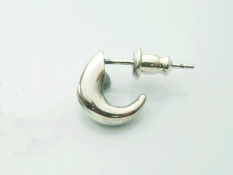 【シルバーアクセサリー】ホーン(角)ピアス(1個)【ベルキャッチ】【メール便OK!!】