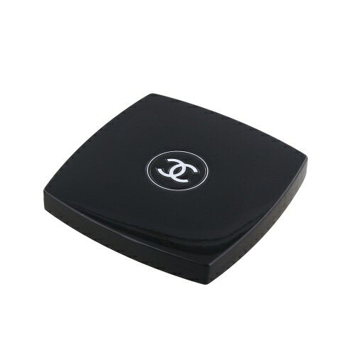 シャネル（CHANEL）の【ミロワール ドゥーブルファセット】ミラーが、入荷しました。シャネル CHANEL ミロワール ドゥーブルファセット ミラー日常のメイク直しや持ち歩きにぴったりの大人気コンパクトミラーです。ハンドバッグやポーチに入れてもかさばらない、スマートなサイズ感が魅力です。 商品名 シャネル CHANEL ミロワール ドゥーブルファセット ミラー カラー - 広告文責 株式会社セキド TEL：03-6625-7584 メーカー CHANEL シャネル 区分 海外製（フランス） /化粧品 容量 - 分類 ミラー ※入荷時期によりパッケージが異なる場合がございます。※画像は、 光の加減などにより実物の色と異なる場合がございます。※販売商品について実店舗でも販売しております都合上、品切れとなる場合もございます。 販売商品は店頭管理在庫・倉庫管理在庫のいずれかより直送させて いただきますのでご理解の上、お買い求めくださいますようお願い申し上げます。 また、倉庫管理在庫指定等は承っておりませんのでご了承ください。なお商品の確保はクレジットカード決済の場合はカード承認後、銀行振込の場合はご入金確認後となります。