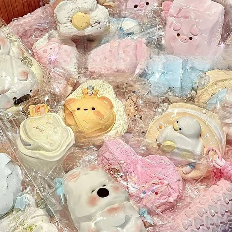 10個~12個セット ブラインドボックス 福袋 ねこ 肉球 中サイズ 大サイズ おもちゃ 10個~12個セット ネコ パン 低反発 スクイーズ かわいい 握る ストレス解消 もちもち おしゃれ オシャレ Y2K そっくり スイーツ ギフト女の子 lovewing-10010715 LOVE WING サンプル画像2