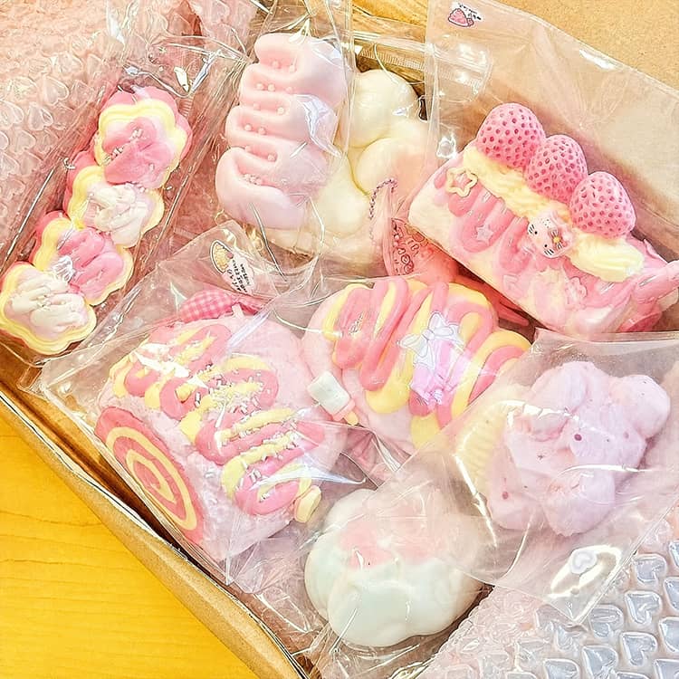 感触玩具 低反発 【ランダム4～5個】スクイーズ 握るおもちゃ ぷにぷに イベント おもしろ もちもち スクイーズ玩具 やわらかい 大人 リラックス 玩具 ストレス解消 景品 縁日 癒しグッズ 子供 【ランダム4～5個】スクイーズ プレゼント ギフト lovewing-10014167 LOVE WING サンプル画像2